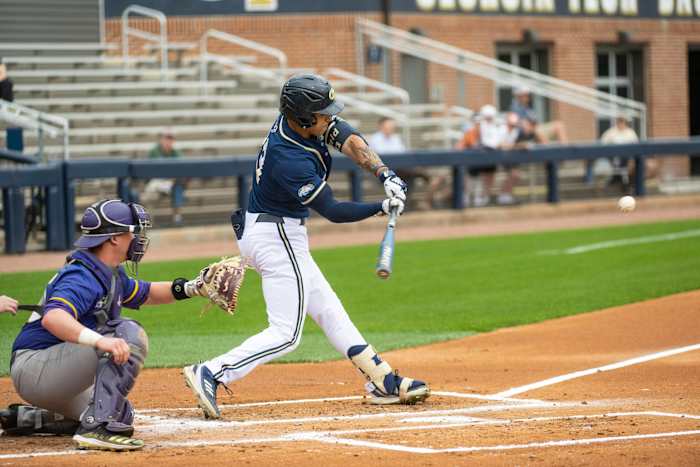 Stephen Reid hit a sacrifice flyout for an RBI